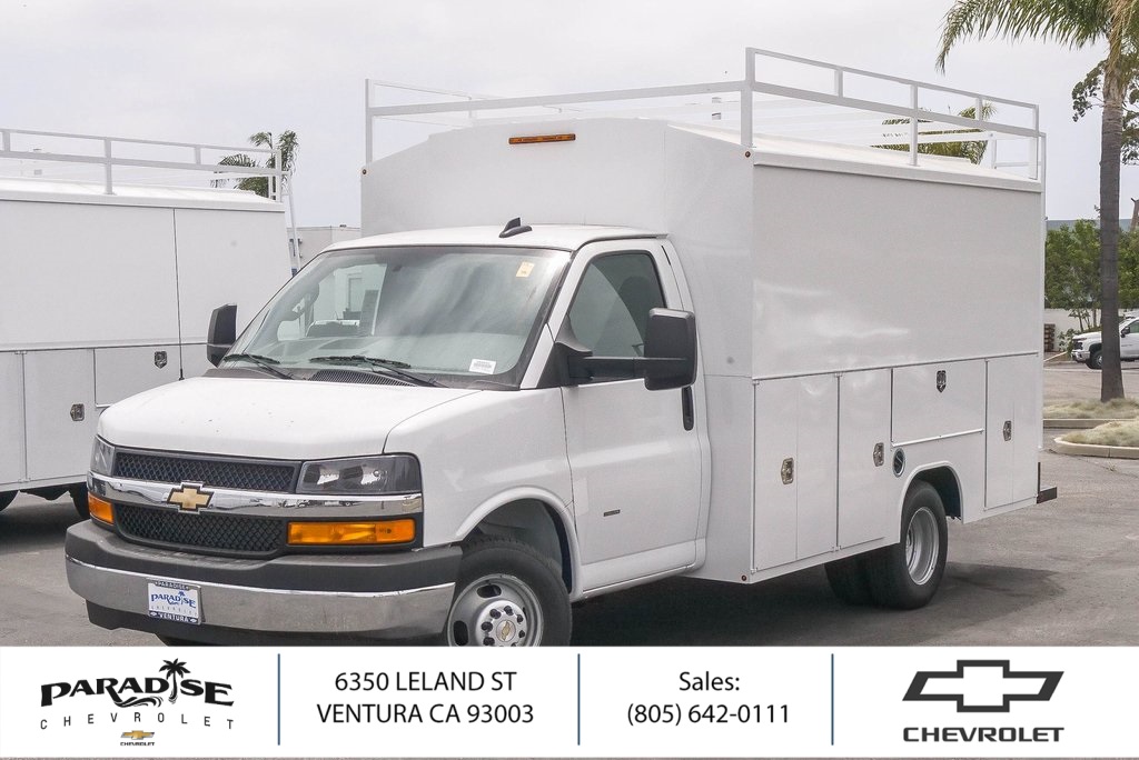 2025 Chevrolet Express Commercial Cutaway