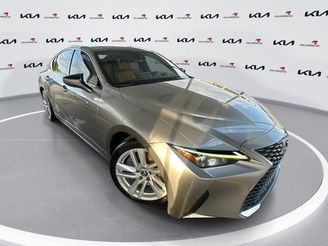 2022 Lexus IS
