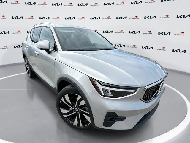 2023 Volvo XC40