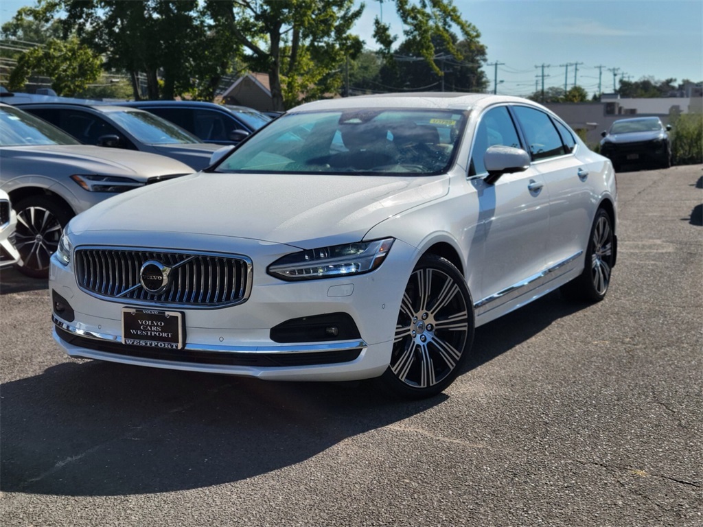 2022 Volvo S90