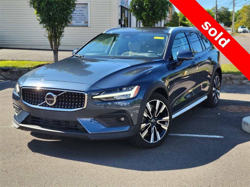 2024 Volvo V60 Cross Country