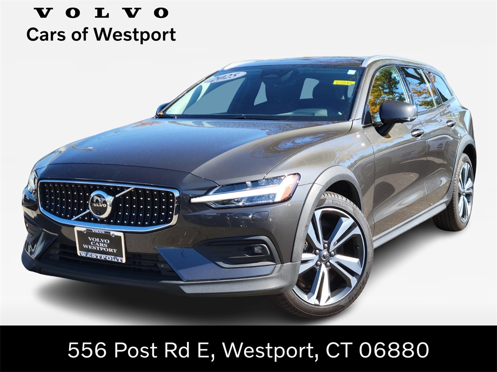 2025 Volvo V60 Cross Country