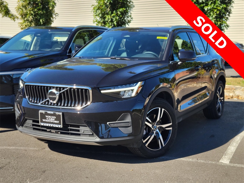 2025 Volvo XC40