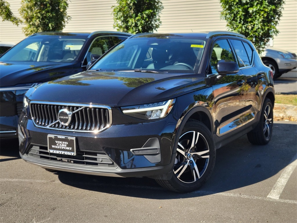 2025 Volvo XC40