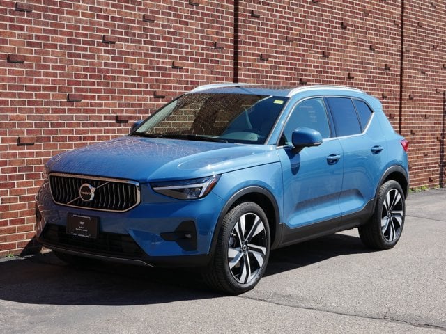 2023 Volvo XC40
