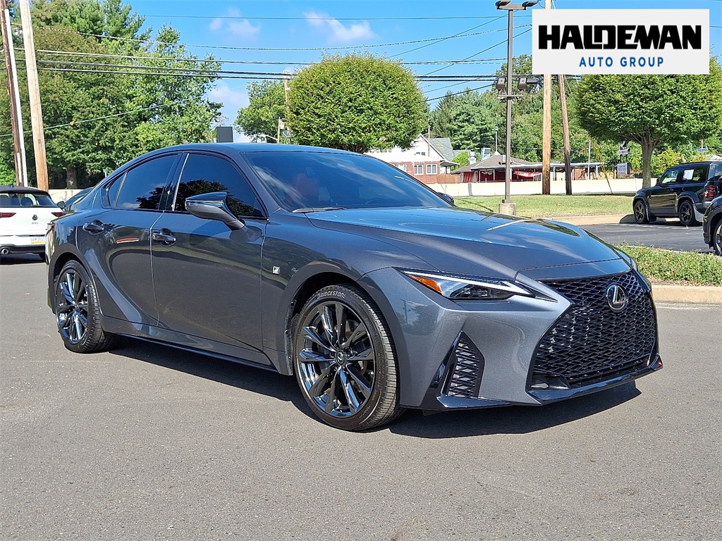 2022 Lexus IS