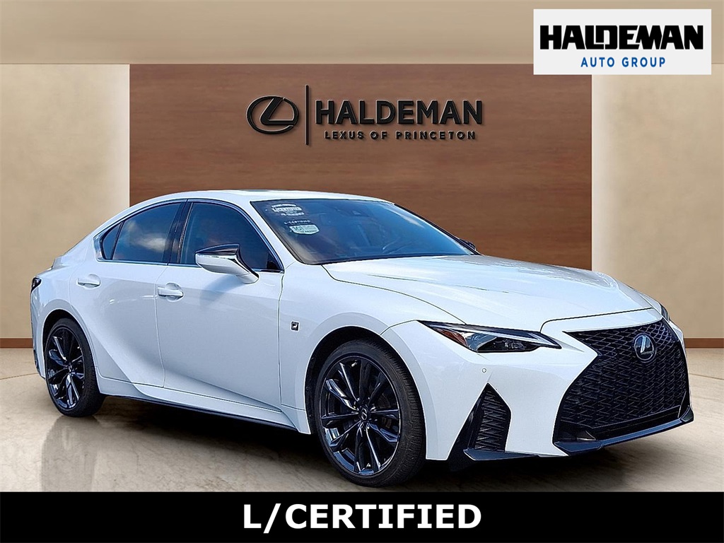 2021 Lexus IS