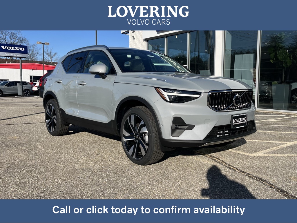 2025 Volvo XC40