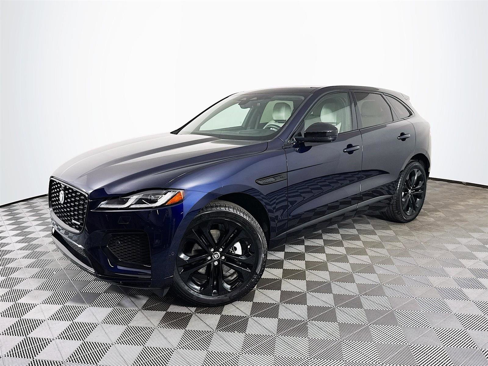 2025 Jaguar F-PACE P250 R-Dynamic S