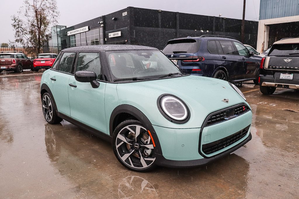 2026 MINI Hardtop 4 Door Signature Plus