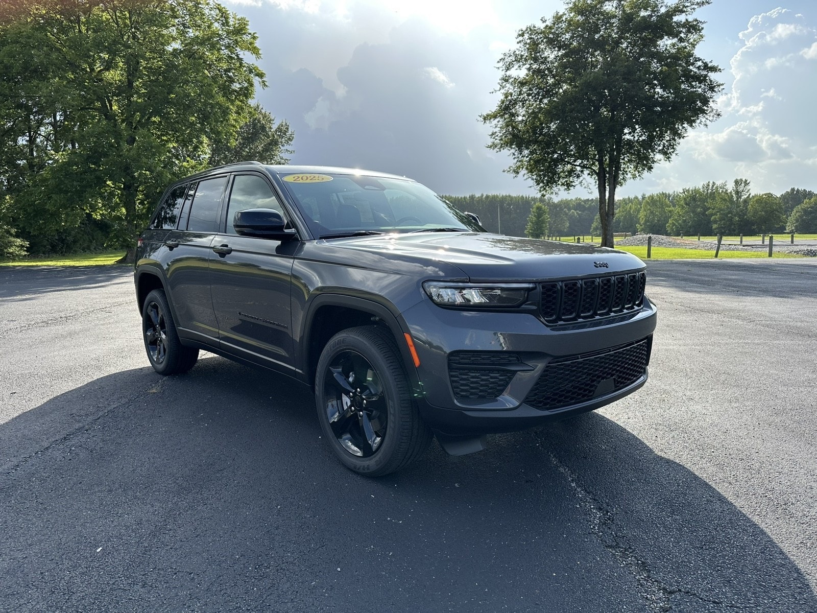 2025 Jeep Grand Cherokee Laredo