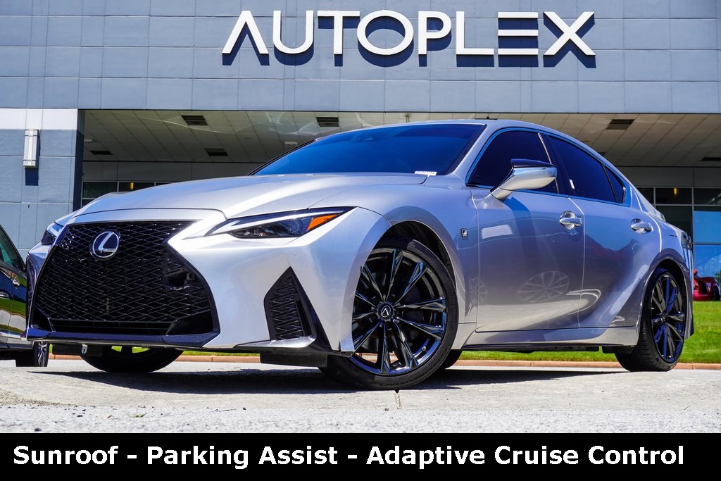 2021 Lexus IS