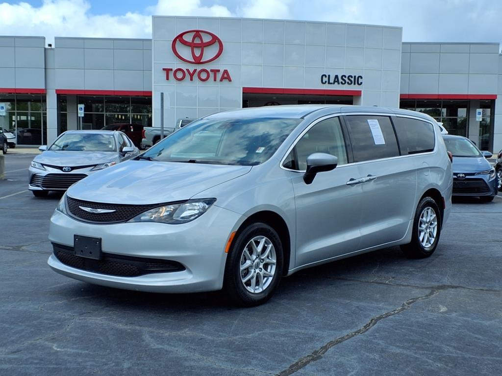 2023 Chrysler Voyager