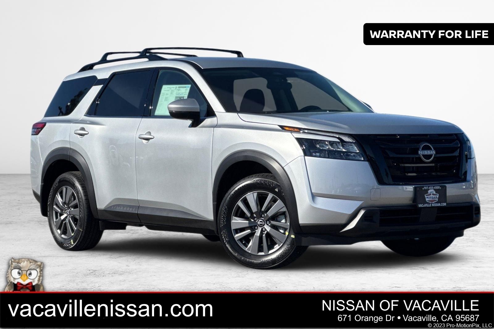 2025 Nissan Pathfinder SV