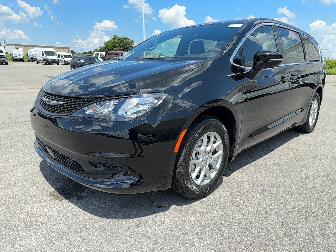 2025 Chrysler Voyager