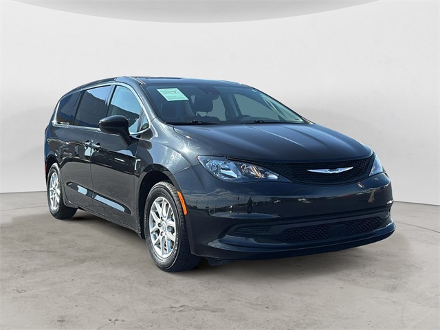 2023 Chrysler Voyager