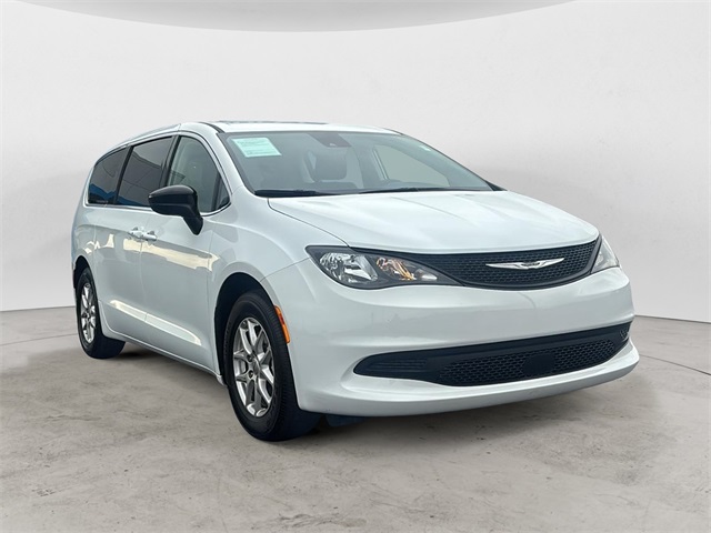 2024 Chrysler Voyager