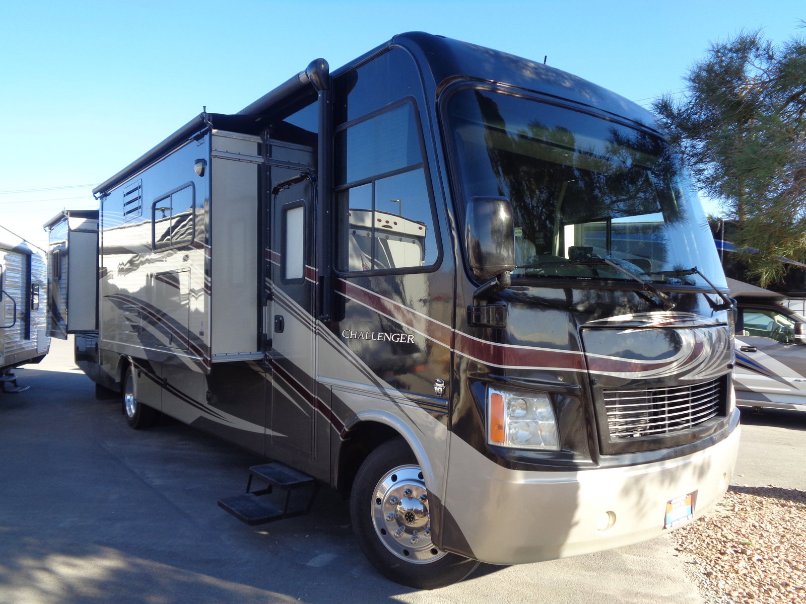 2013 Ford Super Duty F-53 Motorhome