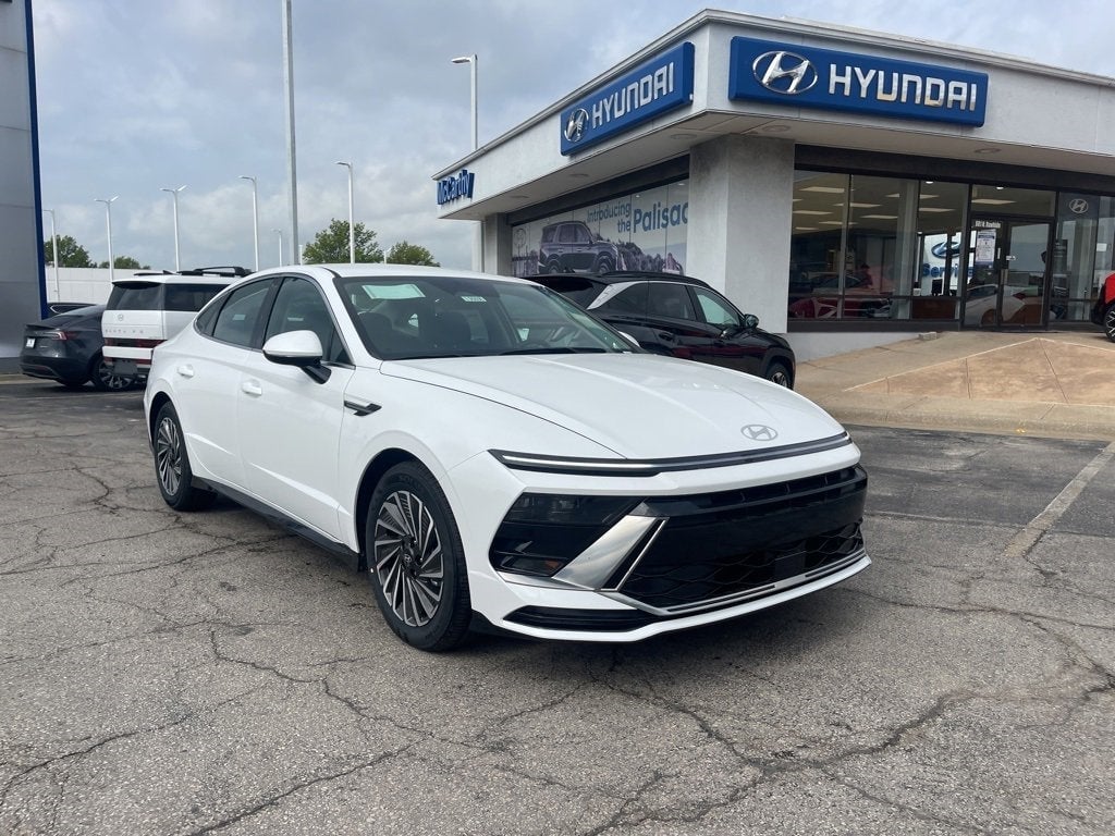 2025 Hyundai Sonata Hybrid