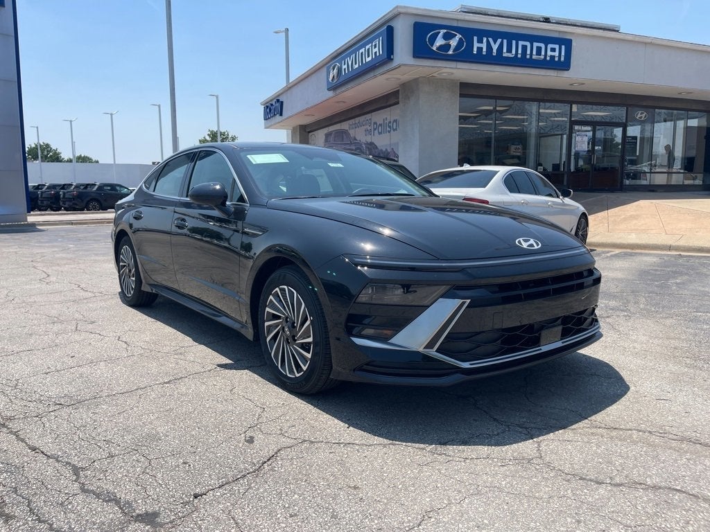 2025 Hyundai Sonata Hybrid