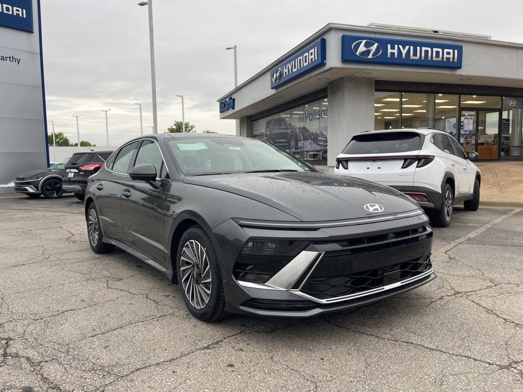 2025 Hyundai Sonata Hybrid