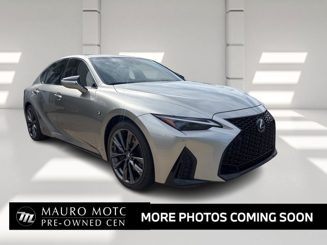 2021 Lexus IS