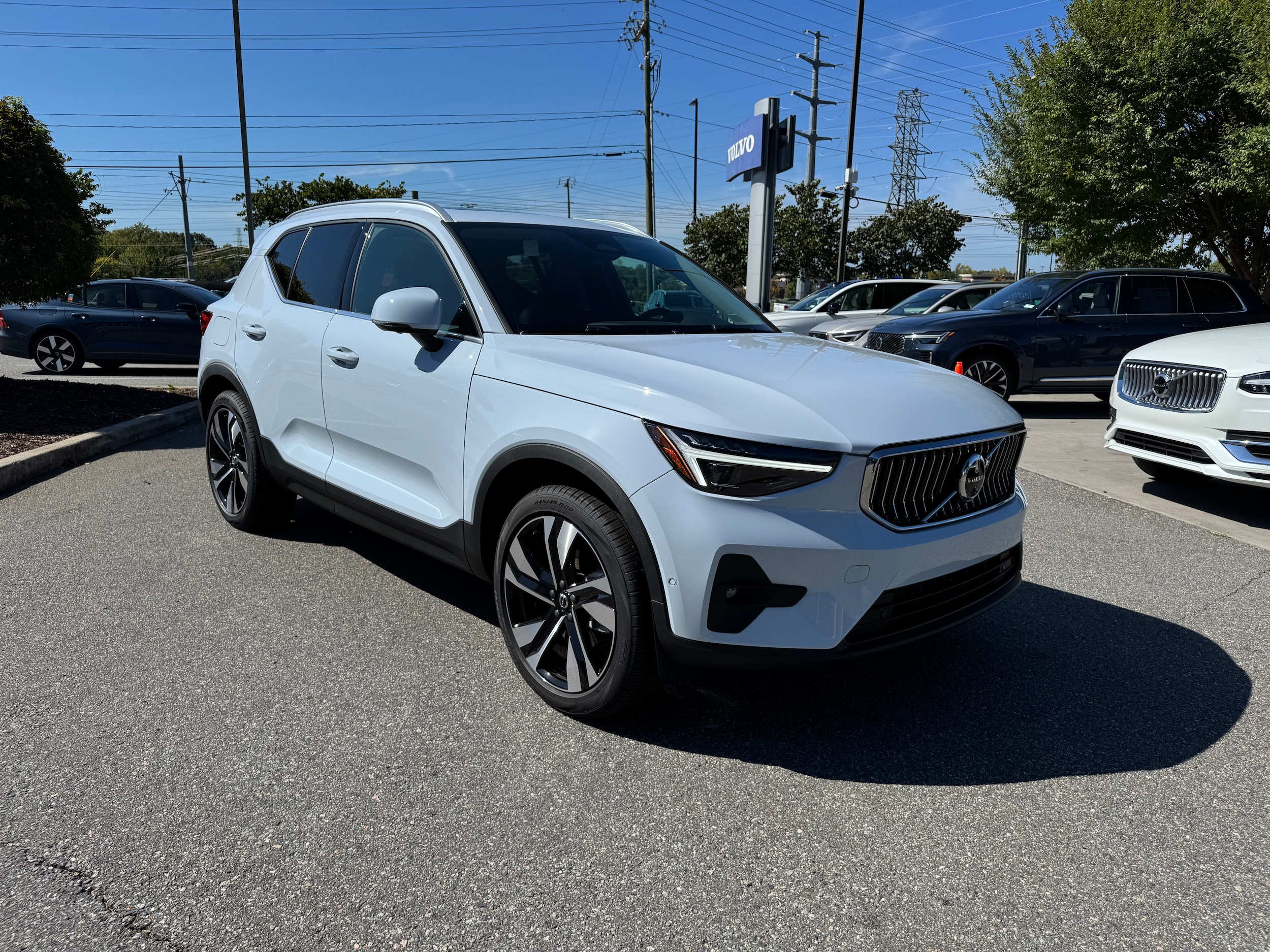 2025 Volvo XC40