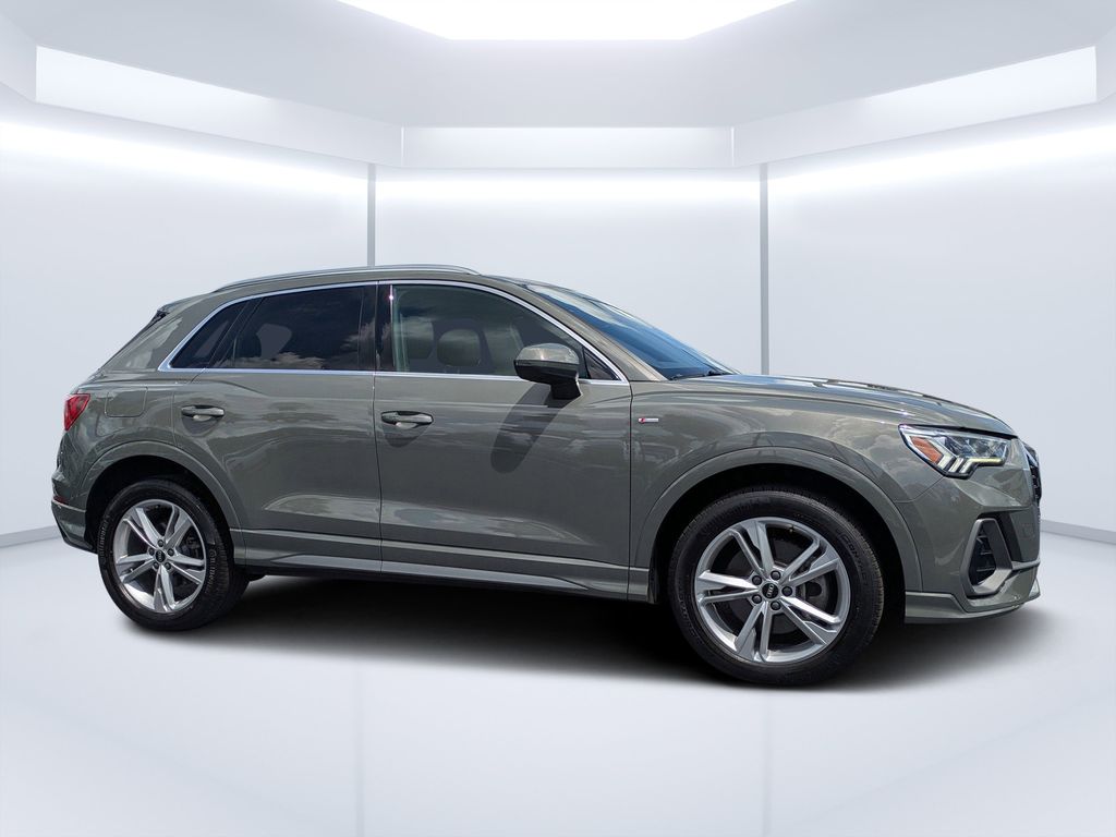 2022 Audi Q3