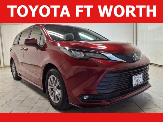 2025 Toyota Sienna XLE