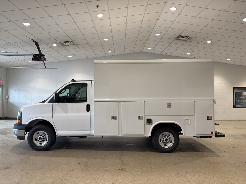 2025 GMC Savana 3500