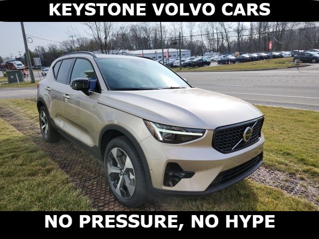 2023 Volvo XC40