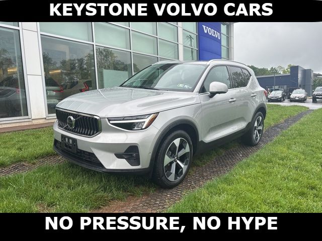2025 Volvo XC40