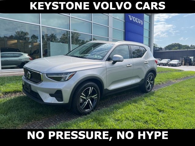 2025 Volvo XC40