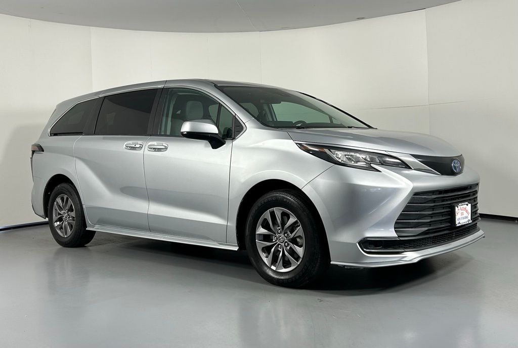 2023 Toyota Sienna