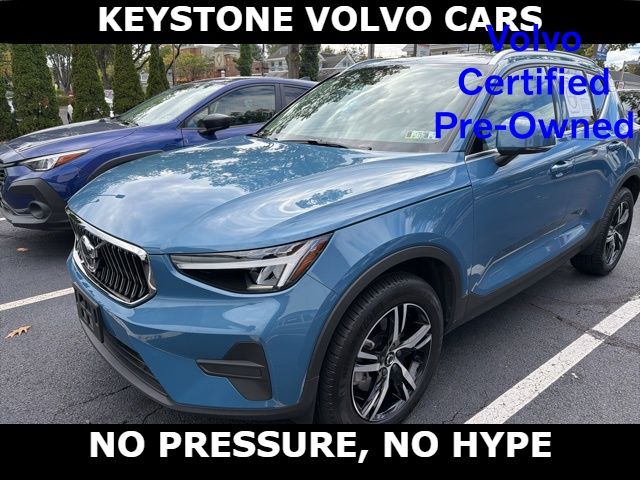 2025 Volvo XC40