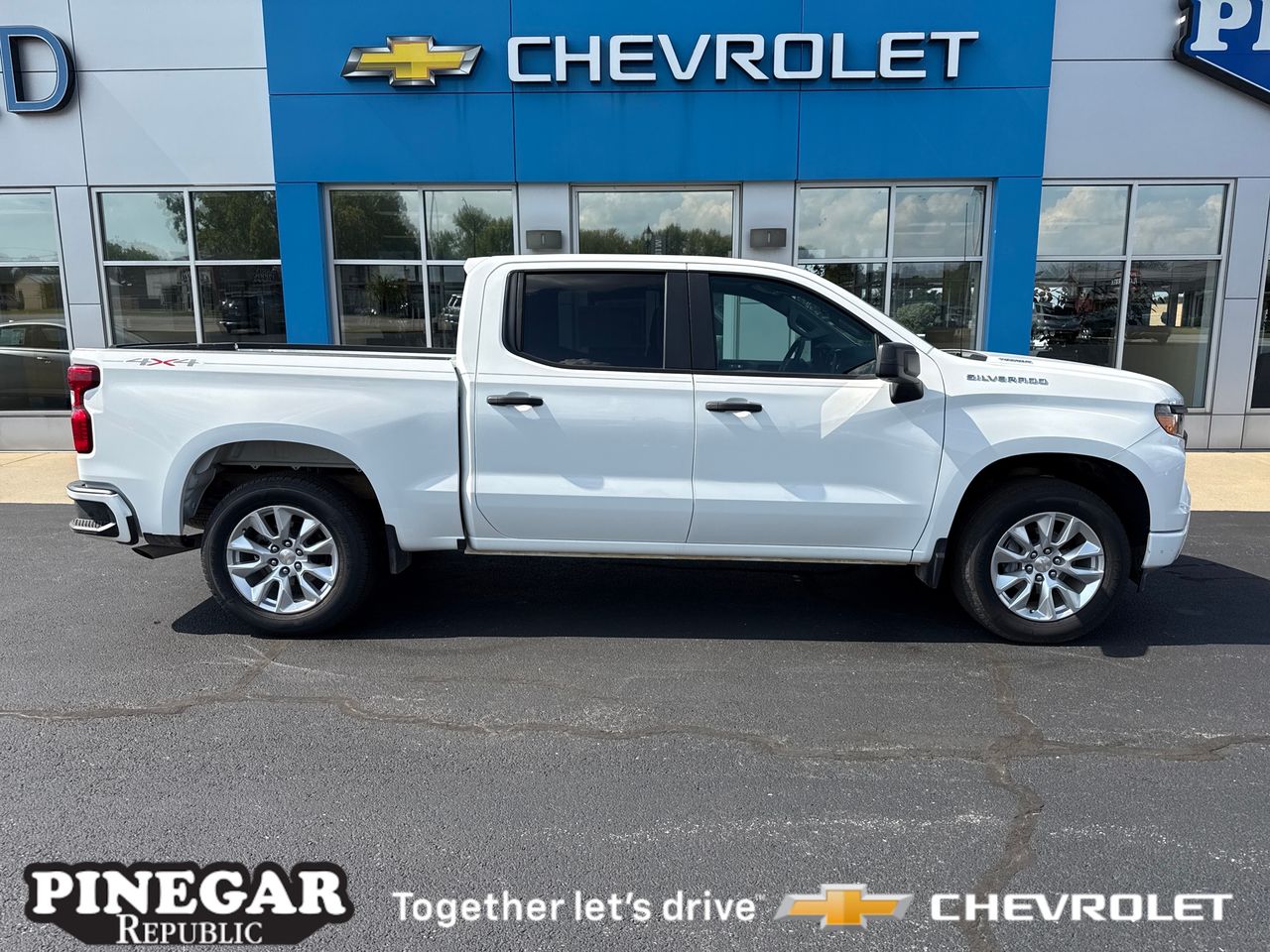 2024 Chevrolet Silverado 1500 Custom