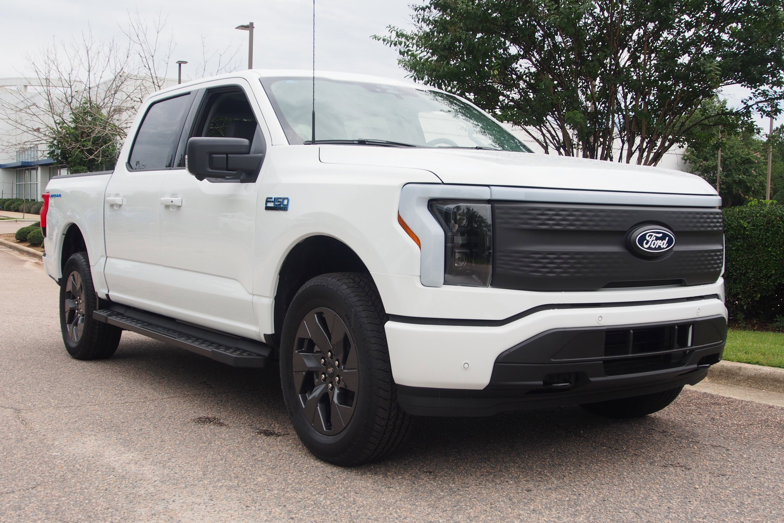 2025 Ford F-150 Lightning Flash