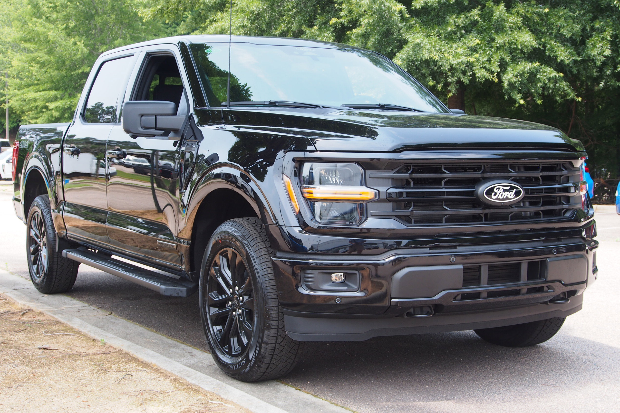 2025 Ford F-150 XLT - Crossroads Courtesy Demo