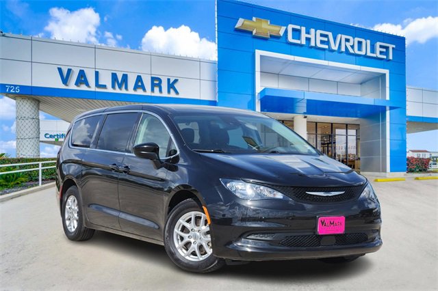 2023 Chrysler Voyager