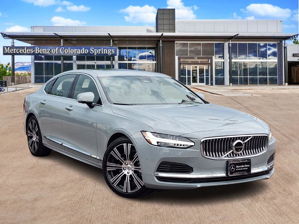 2024 Volvo S90 Recharge Plug-in Hybrid