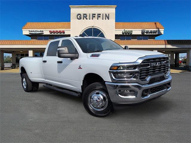 2026 Ram 3500 RAM 3500 TRADESMAN CREW CAB 4X4 8' BOX