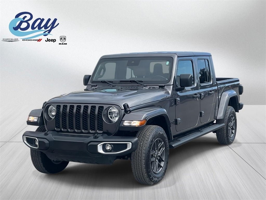 2022 Jeep Gladiator Sport