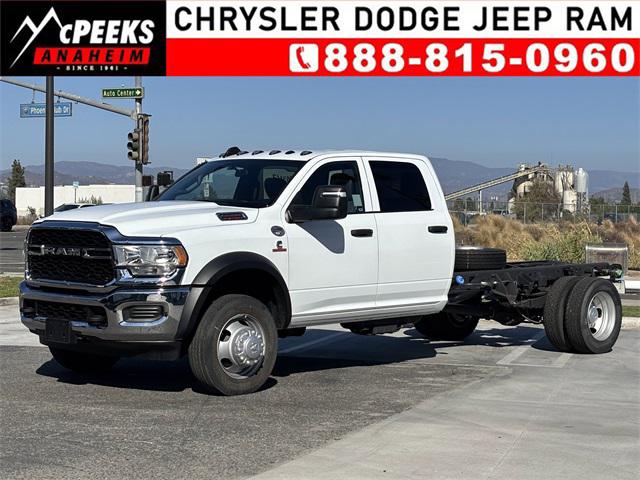 2024 Ram 5500 Chassis Cab RAM 5500 SLT CHASSIS CREW CAB 4X2 60' CA