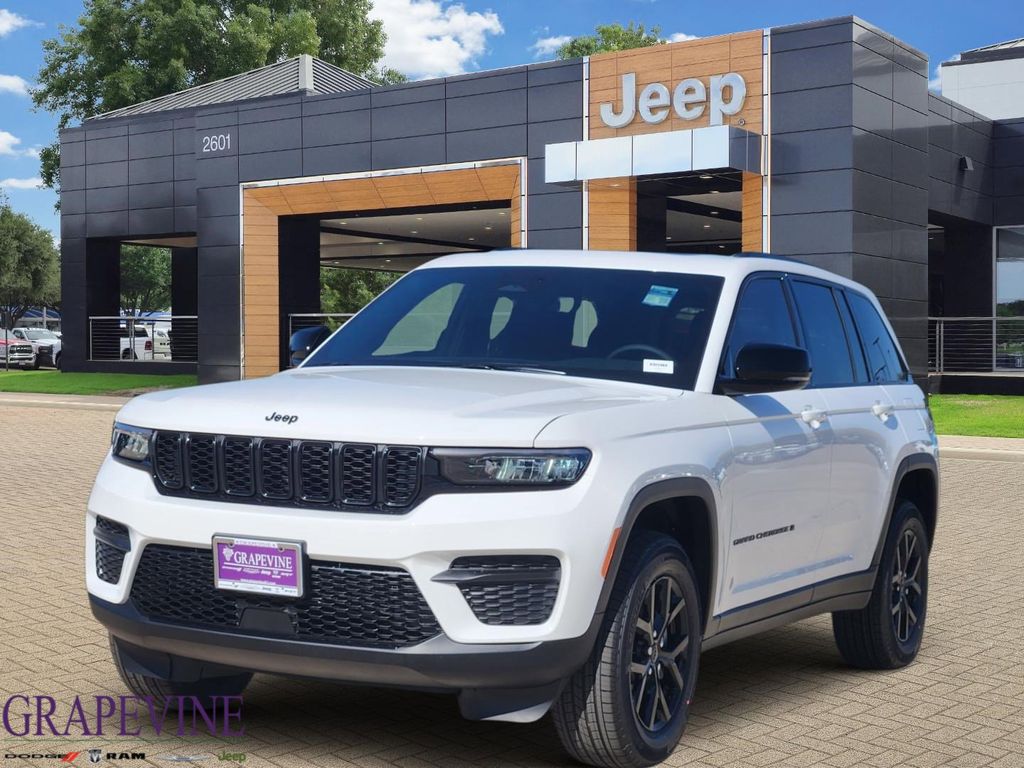 2025 Jeep Grand Cherokee Laredo