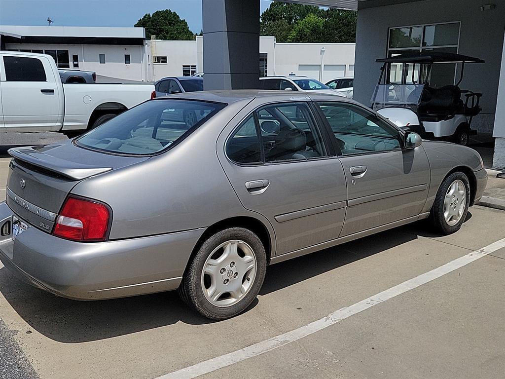 2000 Nissan Altima