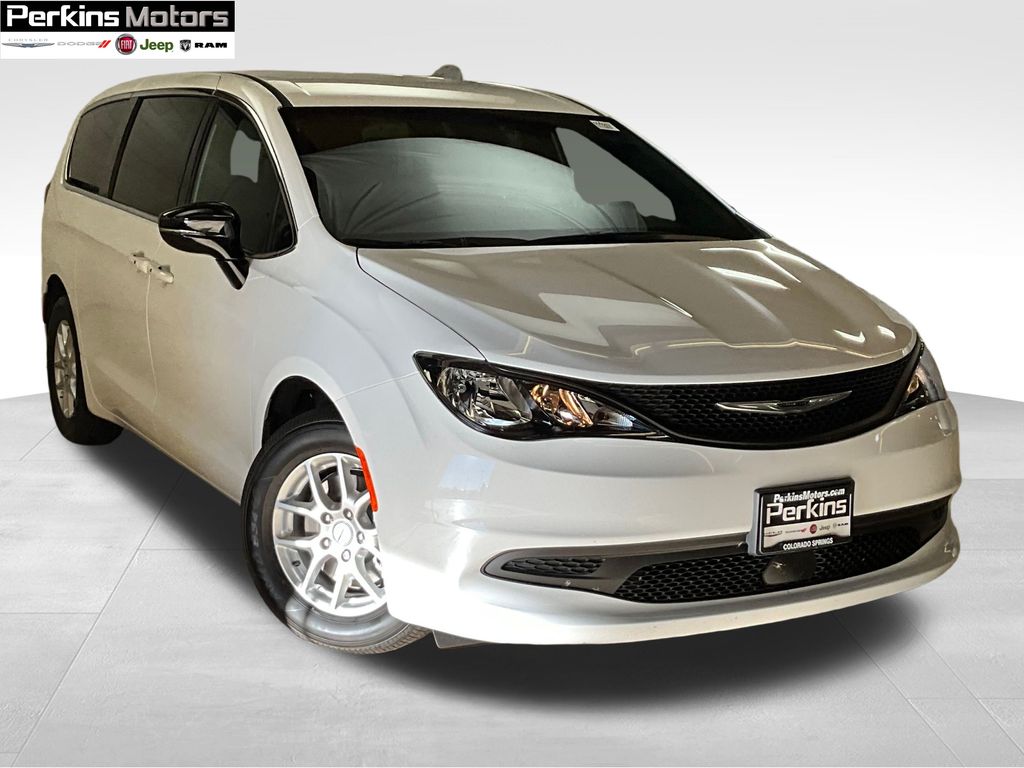 2025 Chrysler Voyager