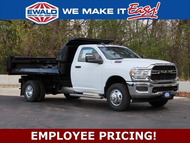2024 Ram 3500 Chassis Cab RAM 3500 TRADESMAN CHASSIS REGULAR CAB 4X4 84' CA
