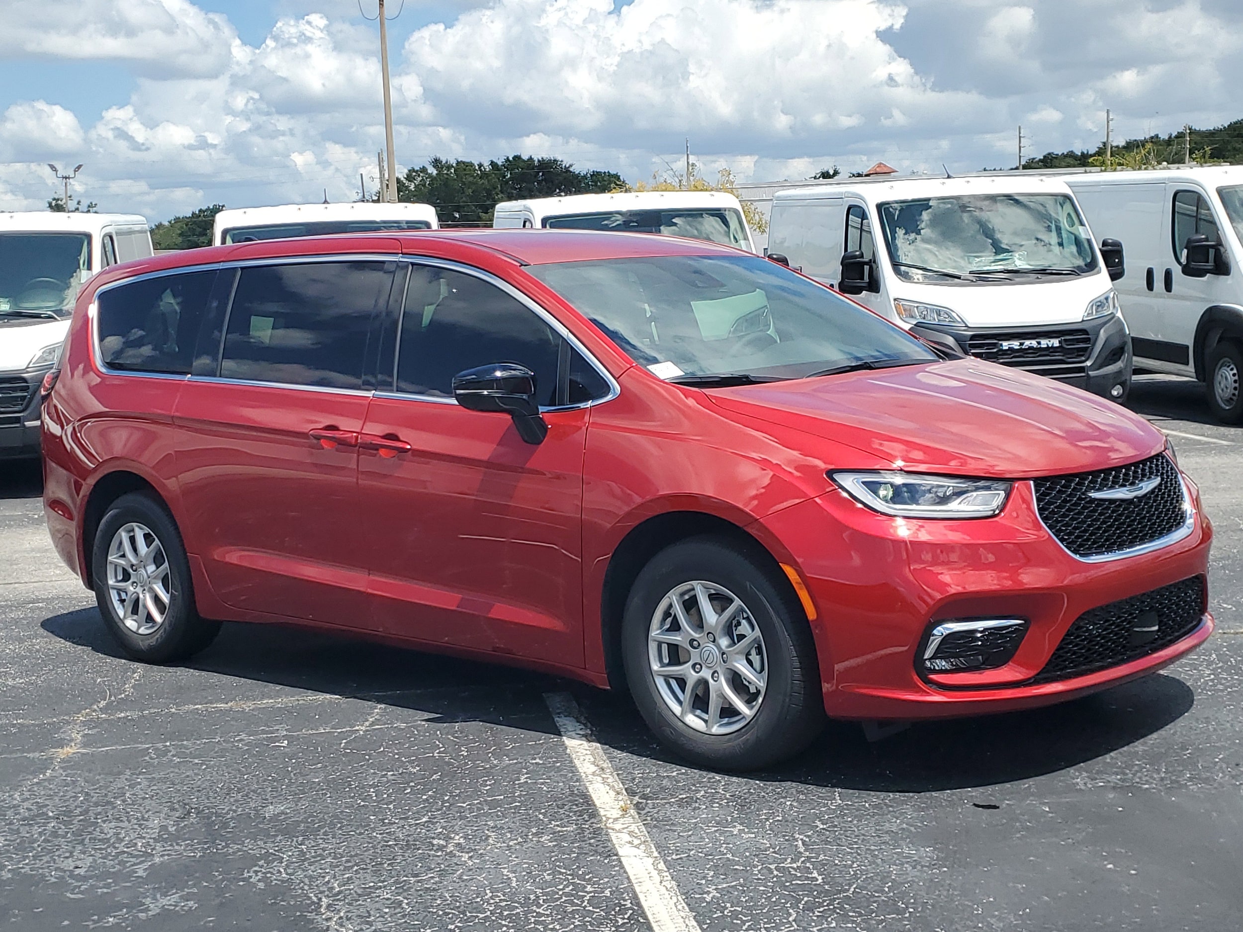 2026 Chrysler Pacifica Select