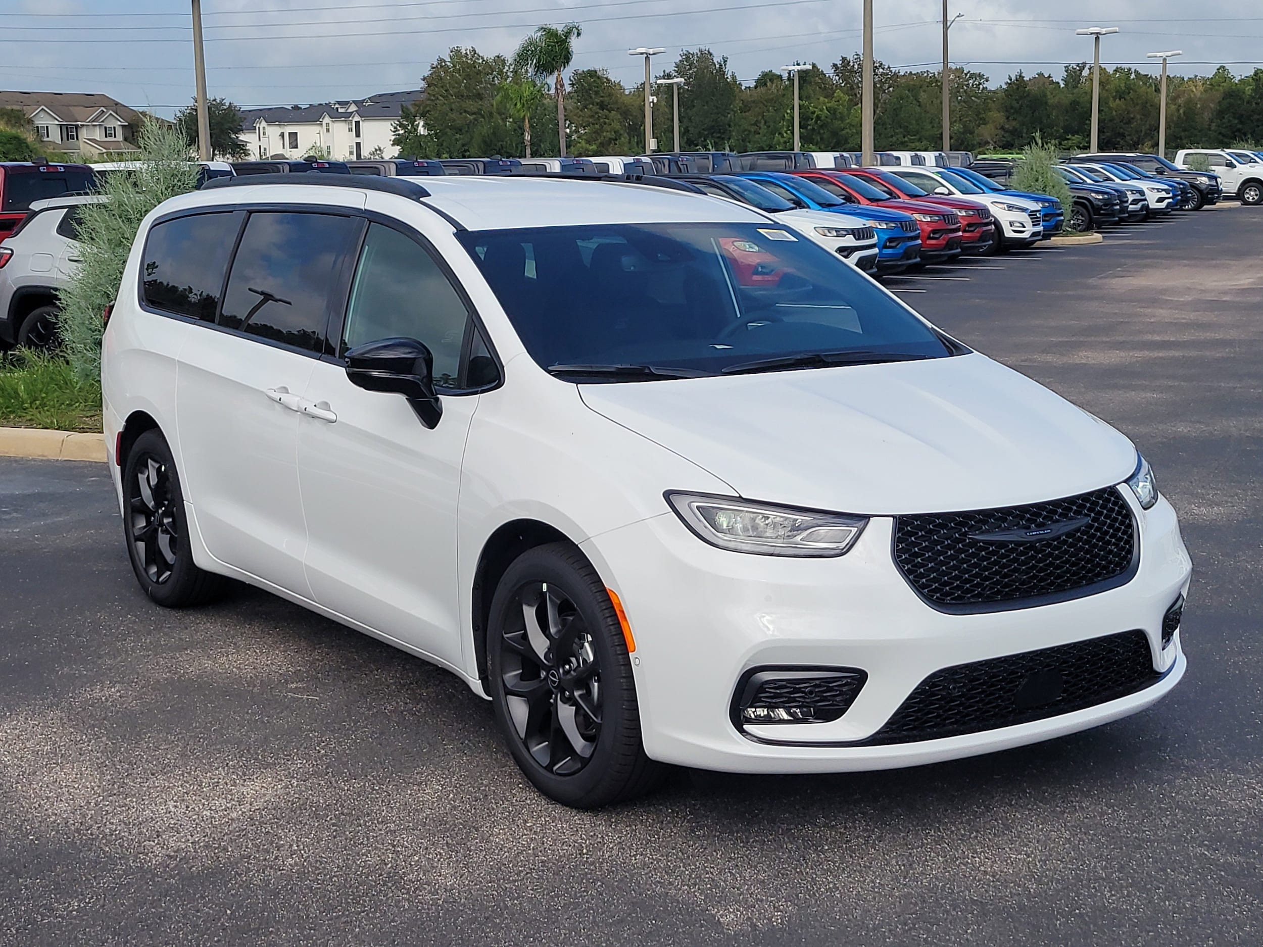 2026 Chrysler Pacifica Select