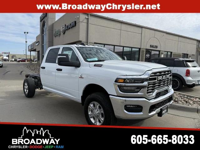 2025 Ram 3500 Chassis Cab RAM 3500 TRADESMAN CREW CAB CHASSIS 4X4 60' CA
